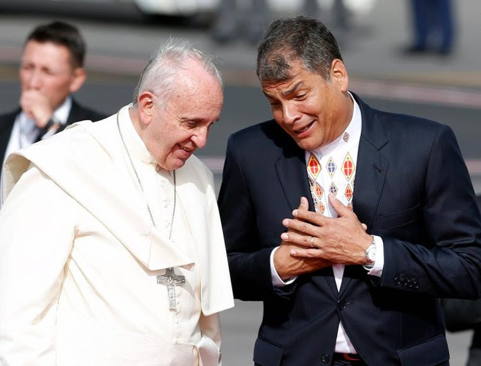 El papa Francisco y Rafael Correa.