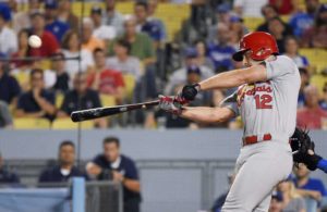 Paul DeJong, de los Cardenales de San Luis, conecta un jonrón de dos carreras en la novena entrada del encuentro ante los Dodgers de Los Ángeles, el miércoles 22 de agosto de 2018 (AP Foto/Mark J. Terrill)