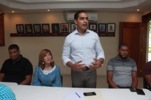 El alcalde de Villa Tapia, José Ernesto Abud, reunió con jóvenes