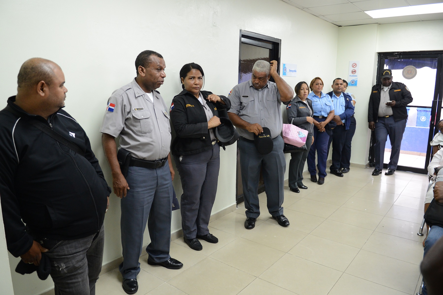 Inicio de programa de Salud Tu peso ideal, para policías en sobrepeso. Foto Danny Polanco.