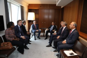 Reunión de Danilo Medina con AES en NY