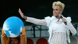 Xuxa durante el concierto de Live Earth en la playa de Copacabana, Río de Janeiro, julio de 2007.