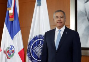 El ministro de Hacienda, Donald Guerrero Ortiz