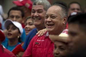 Diosdado Cabello, presidente de la Asamblea Nacional Constituyente, asiste a una marcha en Caracas, Venezuela, el martes 11 de septiembre de 2018. (AP Foto/Fernando Llano)