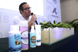 El co-fundador de la empresa Solo Coco, Abel González, aboga por que las empresas hoteleras y toda la población dominicana utilice productos locales