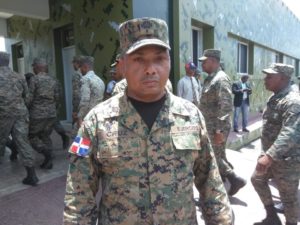 El nuevo comandante de décimo batallón de infantería del Ejército en esta ciudad, coronel Domingo Cruz Sosa, sanciona militares