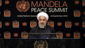 El presidente de Irán, Hasán Ruhani, ofrece un discurso durante la cumbre de paz Nelson Mandela en la Asamblea General de la ONU, en la sede de la ONU, el lunes 24 de septiembre de 2018. (AP Foto/Richard Drew)