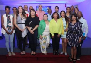 Durante taller Comunicación en el Siglo XXI, Redes Sociales vs. Medios Tradicionales