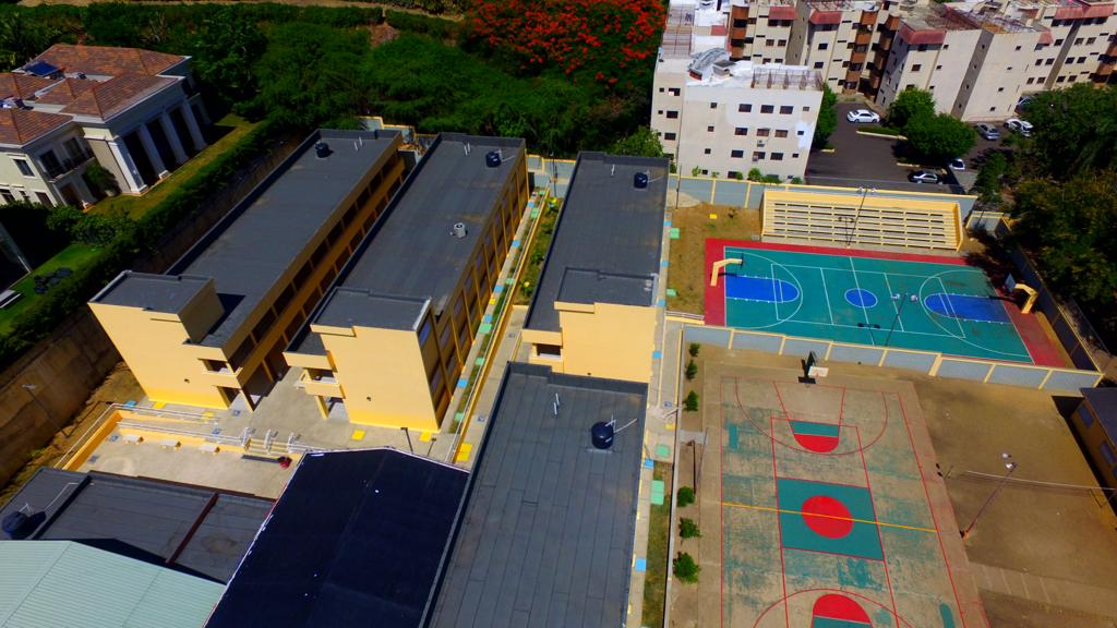 Panorámica del Centro educativo del nivel secundario Ana Gloria de la Cruz de Estrella (Liceo Gurabo 3), que está localizado en Villa Progreso de Cerros de Gurabo