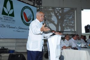El ministro de Agricultura Osmar Benítez pronunció el discurso central en el acto de conmemoración del Día internacional del Cacao