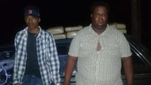 Ricardo Figueroa Fernández y Dionis Figueroa Florentino, residentes en Santo Domingo, apresados con 10 pacas de marihuana en San Juan