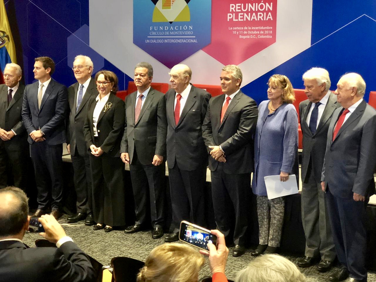 Leonel Fernández (centro) durante su participación en la XXIV Reunión Plenaria de la Fundación Círculo de Montevideo, que se celebra desde hoy hasta este jueves en la Cámara de Comercio de Bogotá