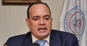 Miguel Surun Hernández, presidente de los abogados.