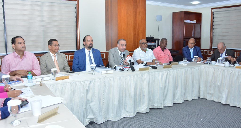 Reunión de los miembros de la Comisión Bicameral que estudia el proyecto de Ley de Régimen Electoral