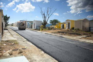 Calle asfaltada por ASDE en cementerio Cristo Salvador