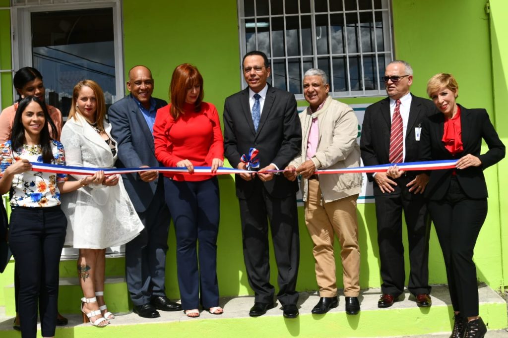 Inauguración de Farmacia de pueblo en El Seibo
