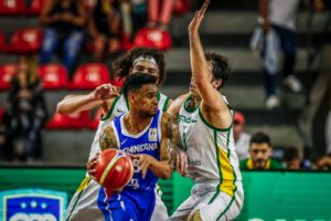 República Dominicana cayó 100-82 ante Brasil en FIBA.