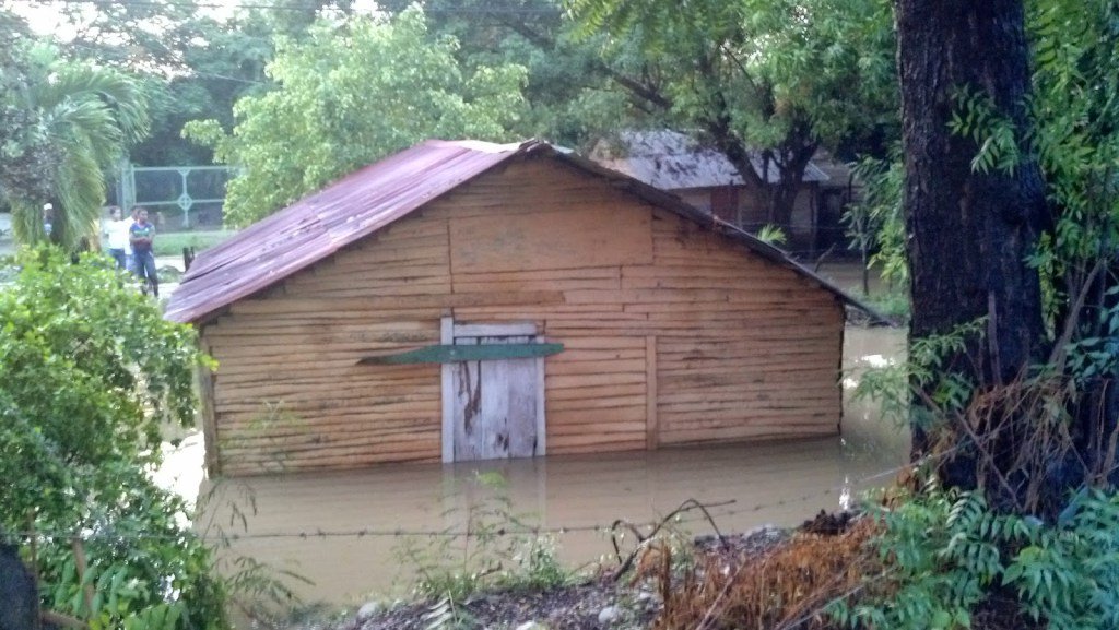 Viviendas afectadas por lluvias en San Juan. Foto cortesía de @lacallederd