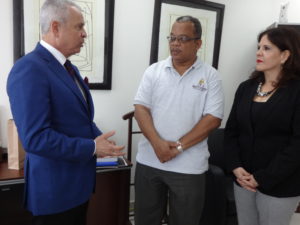 El embajador dominicano en Panamá, Rafael Tejeda, resalta conmemoración Día no violencia contra la mujer.