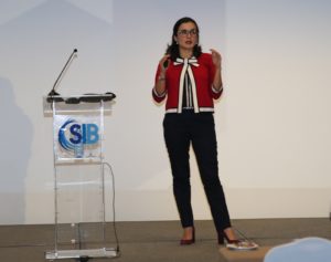 Claudia Marcela Ponce, especialista en la industria climática de la IFC. Finanzas Verdes.