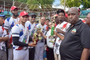 Campeones Junior del torneo de sóftbol de la provincia Santo Domingo