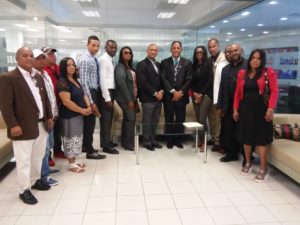 Miembros de la Mesa de las Opiniones Cívicas y Políticas Cristianas en visita al canciller Miguel Vargas