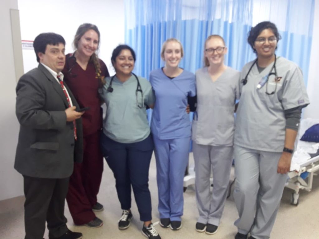 Durante la visita de estudiantes de medicina de la Universidad de Michigan, al hospital Moscoso Puello