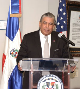 El cónsul dominicano en NY, Carlos Castillo.