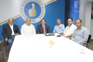 El presiente del PRM, José Ignacio Paliza y otros dirigentes hablan sobre decisión e Danilo Medina por el Pacto Migratorio