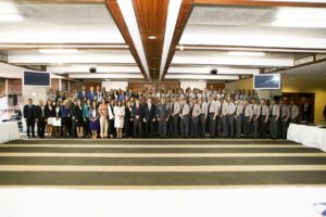 El procurador Jean Rodríguez, y el director de la Policía Ney Aldryn Bautista junto a miembros de ambas instituciones 