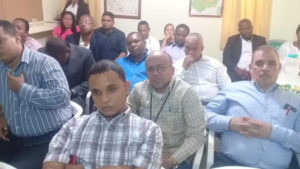 Reunión en la frontera entre autoridades de salud dominicanas y haitianas.