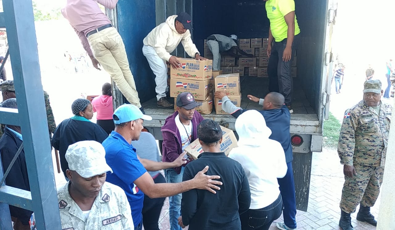 Entrega de cajas en San Juan