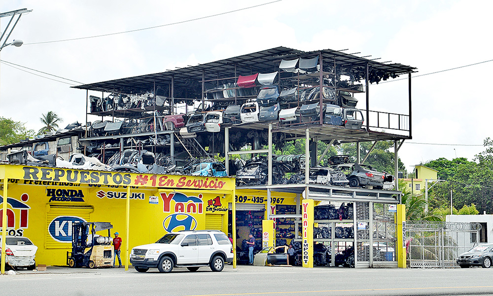 En el segmento vinculado a vehículos se vende desde un tornillo usado hasta un fragmento de la carrocería del automóvil.