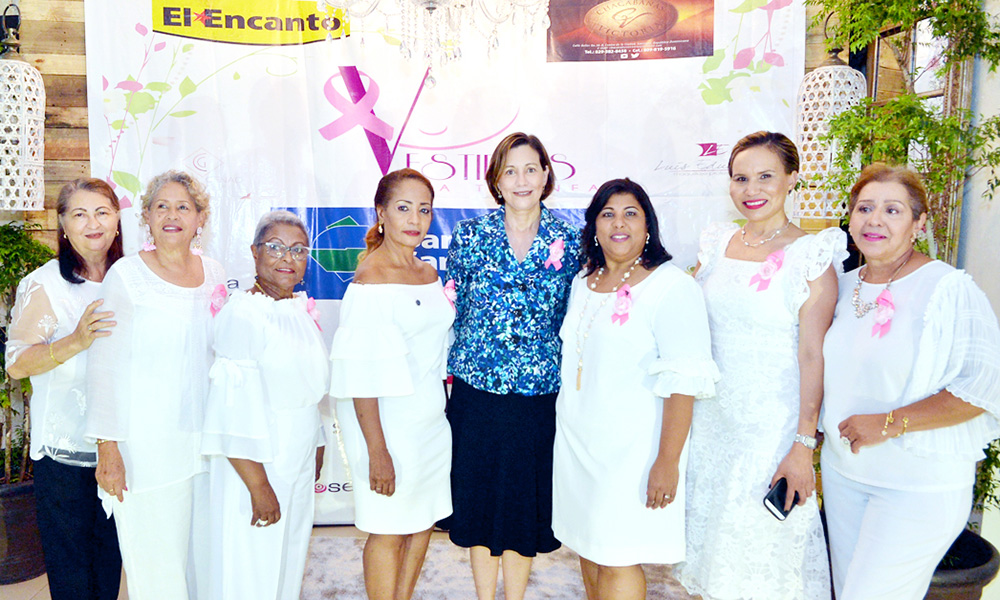 Reyna de Rodríguez, Eduviges Morrobel de Gómez, Doris Domínguez, Carmen Portorreal, Liliana Fernández, Fanny Ramírez, Yanira Rodríguez y Joselyn Sánchez.