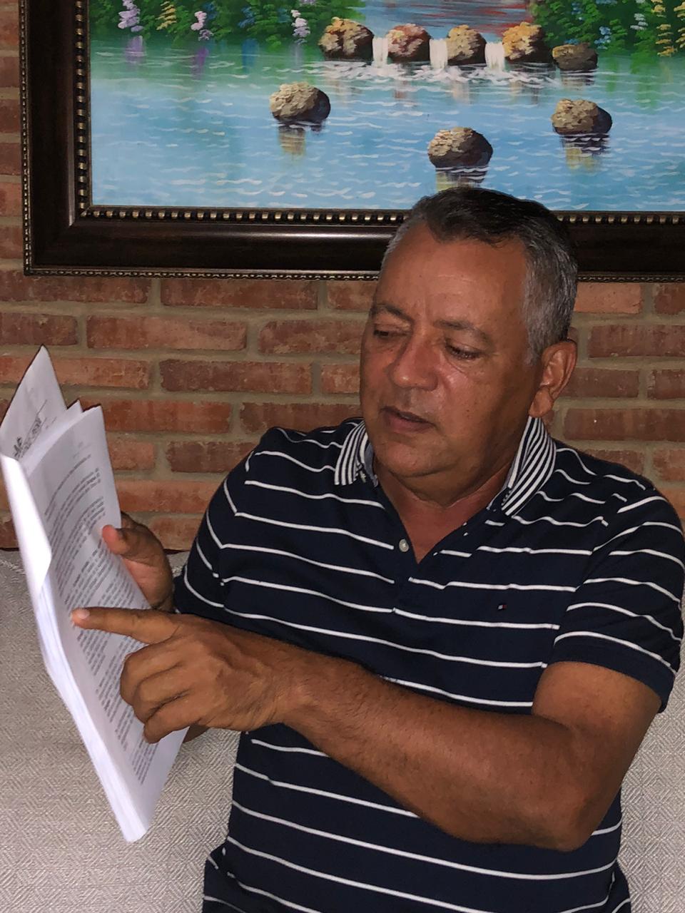 El Presidente de la Asociación de Semilleristas de Arroz de la República Dominicana (ASOSEMILLA), Ramón Ludovino Espinal, al momento de explicar los problemas que afectan al sector.