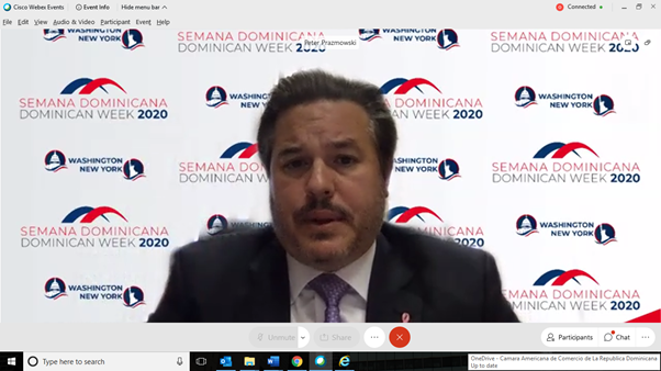 Peter Prazmowski, director ejecutivo de AMCHAMDR, durante el conversatorio sobre Competitividad