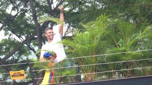 Leopoldo López, durante el arresto domiciliario