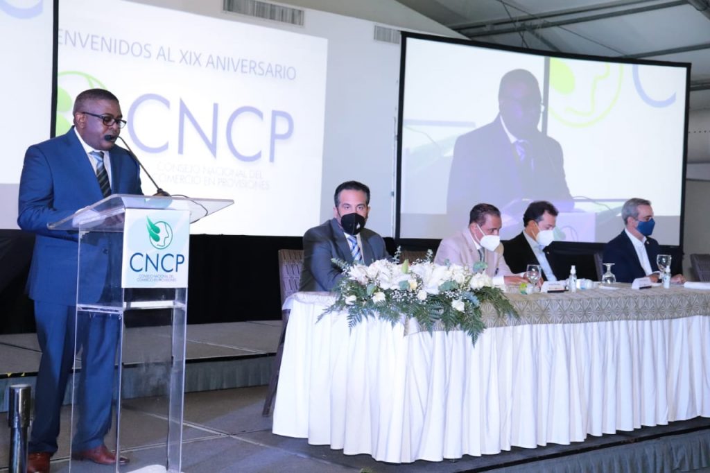 El presidente del CNCP, Tomás Marcano, presentó varias propuestas al presidente Abinader