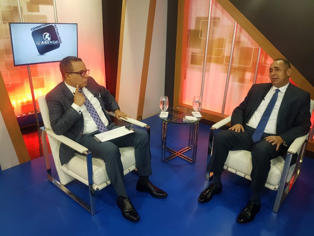 Héctor Herrera Cabral entrevista al presidente de Indotel, Nelson Arroyo