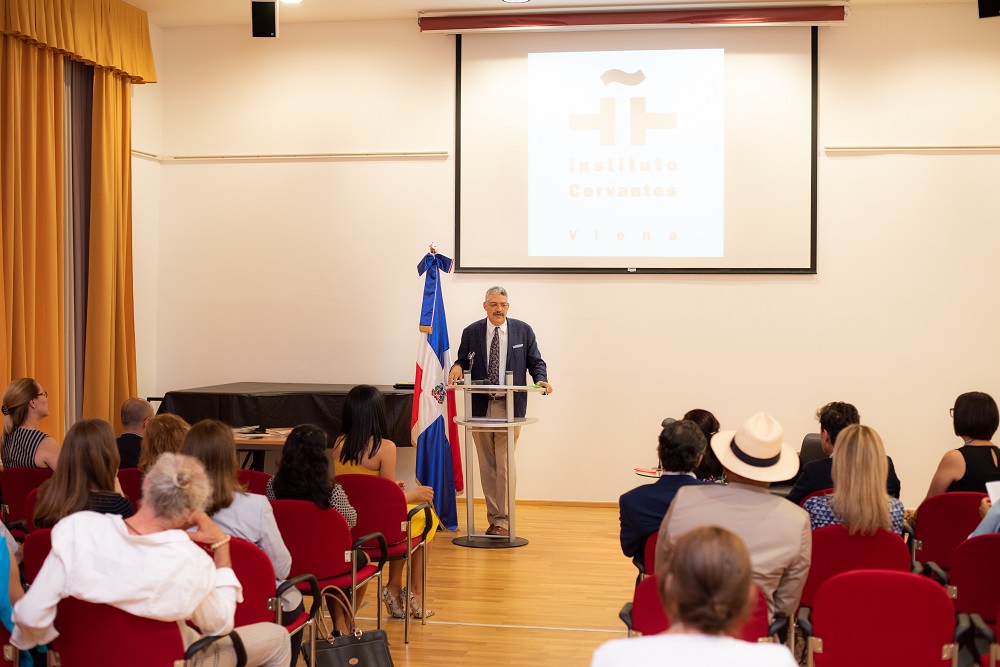 Durante conferencia presentada por la Embajada Dominicana en Austria