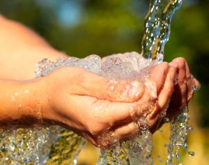 Coraasan normaliza servicio de agua potable en zona suroeste y centro de Santiago