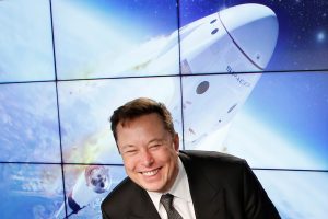 Musk prevé medio millón de usuarios activos de la red Starlink en un año