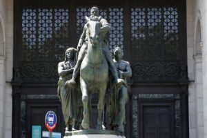 estatua de theodore roosevelt