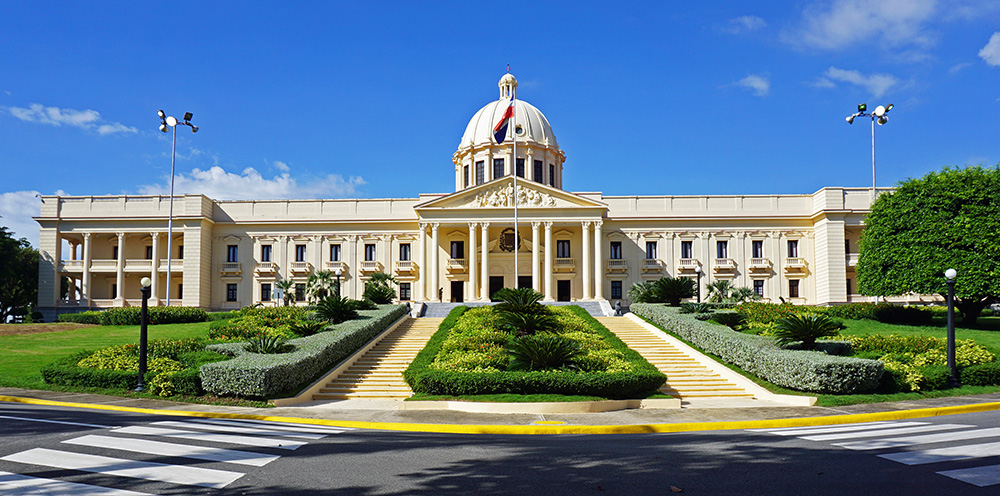 Poder Ejecutivo retira a cinco generales en un rango mayor