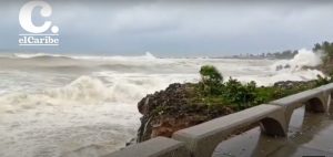 Fuertes oleajes en el Malecón