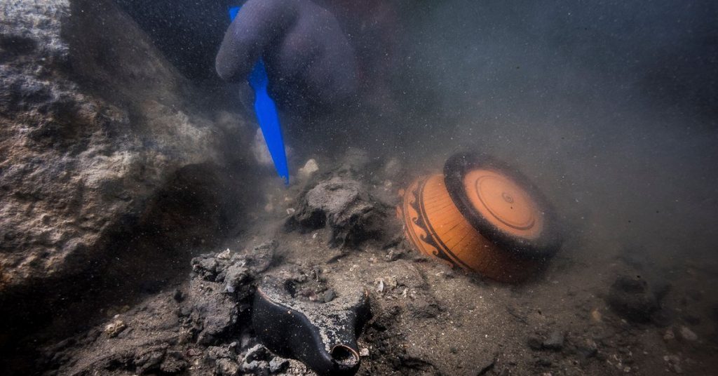 Descubrieron restos de un navío y un cementerio en un ciudad greco-egipcia sumergida en el mar Mediterráneo