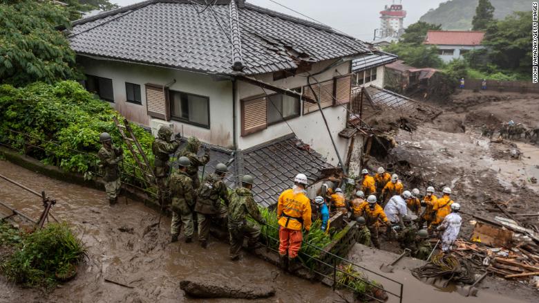 80 personas posiblemente desaparecidas por "tsunami" de lodo en Japón