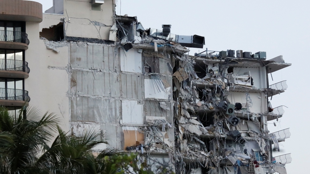 El huracán Elsa causa preocupación en Miami por el rescate en el edificio derrumbado