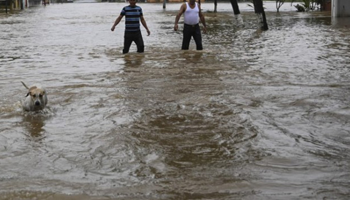 Residentes en zonas vulnerables de Barahona podrían ser evacuadas