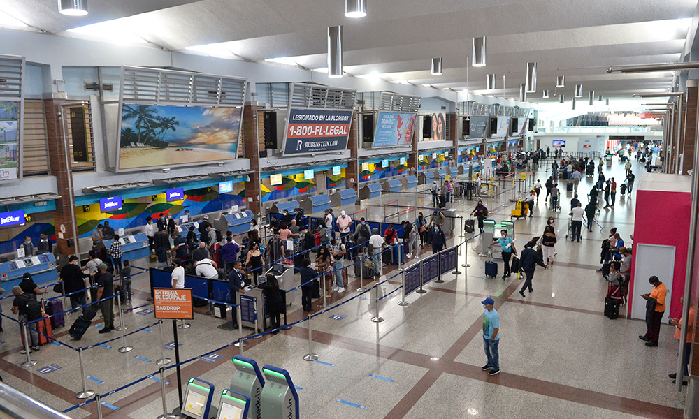 Gobierno RD acoge nuevas medidas en aeropuertos ante variantes de la COVID-19